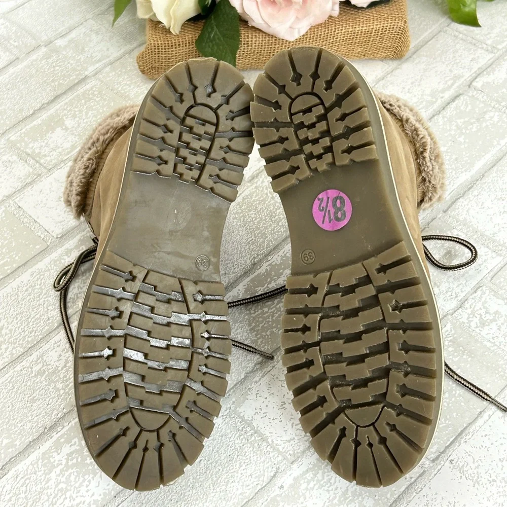 Cozy Brown Winter Boots with Faux Fur by [Brand] - Picture 5 of 5